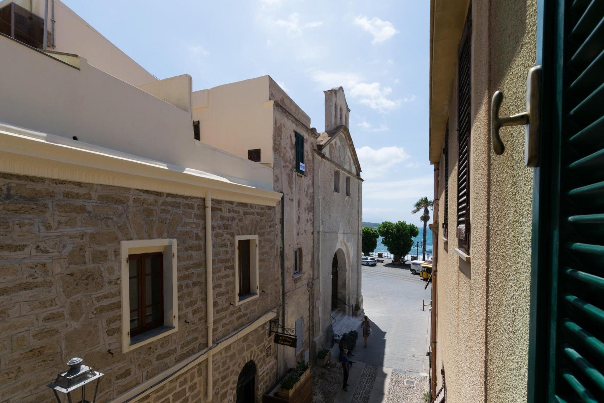 Le Boucanier Alghero Bagian luar foto
